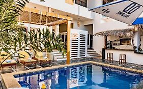 Punta Kai Hotel & Hostal